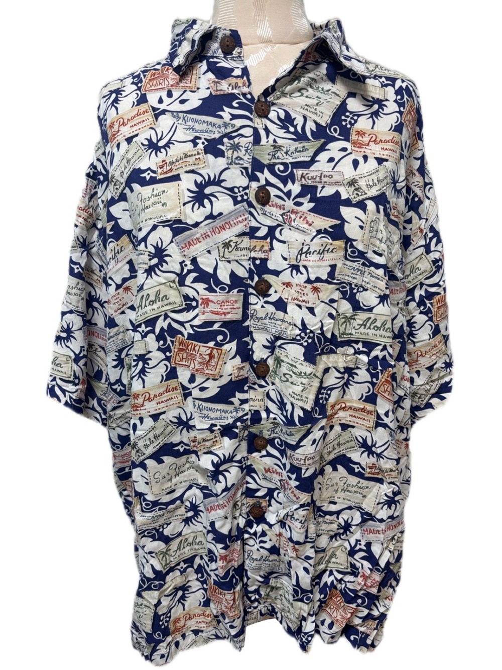 Kahala Hawaiian Islands Button Up Top Size Large